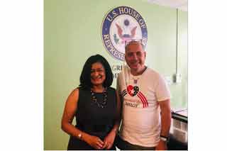 Il leader di Puentes de Amor parla di Cuba con una deputata democratica