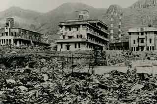 Il capo delle Nazioni Unite rende omaggio alle vittime di Hiroshima